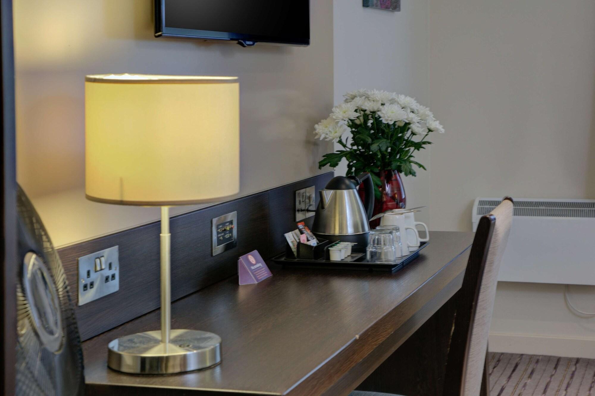 Premier Inn Huddersfield West Εξωτερικό φωτογραφία