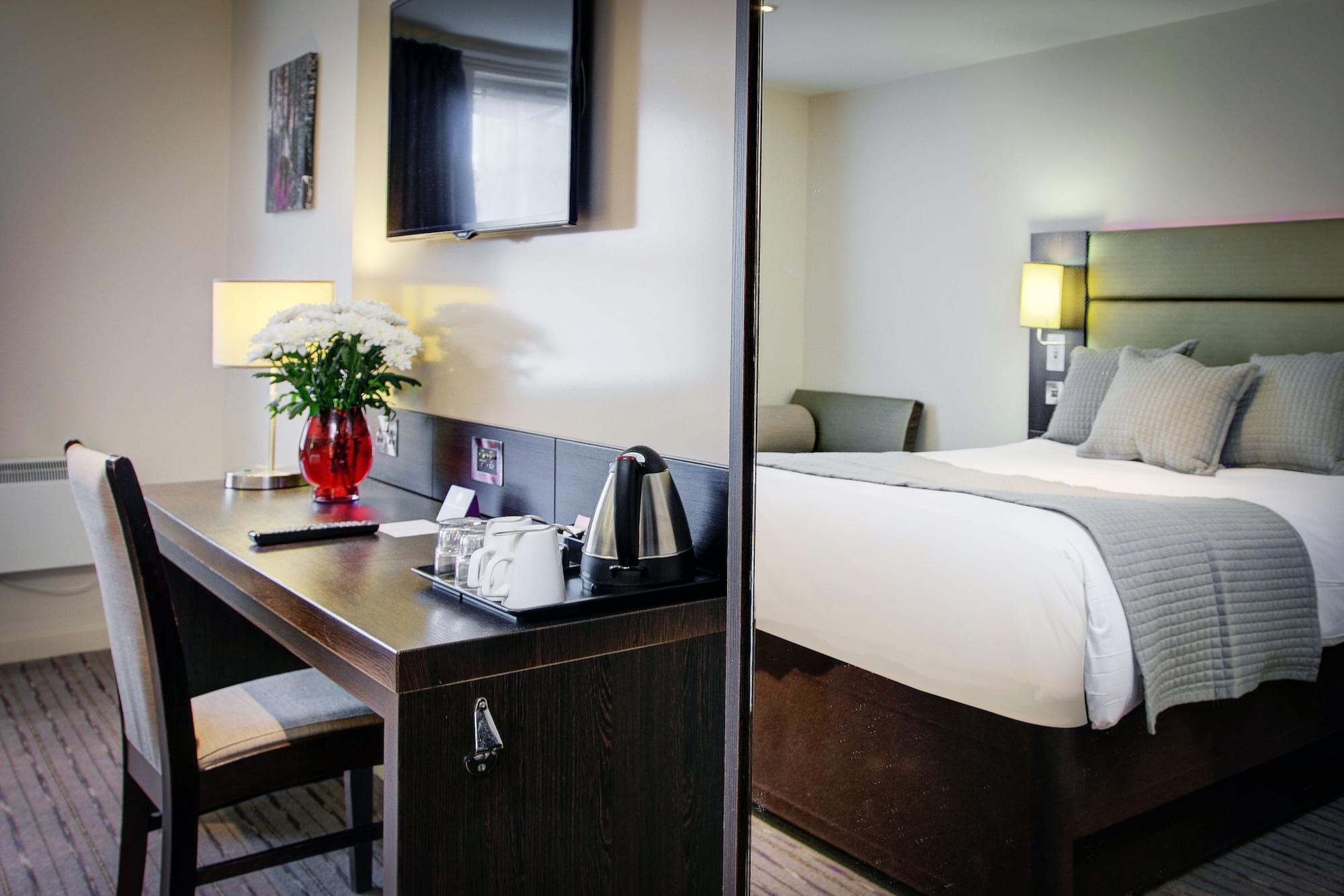Premier Inn Huddersfield West Εξωτερικό φωτογραφία