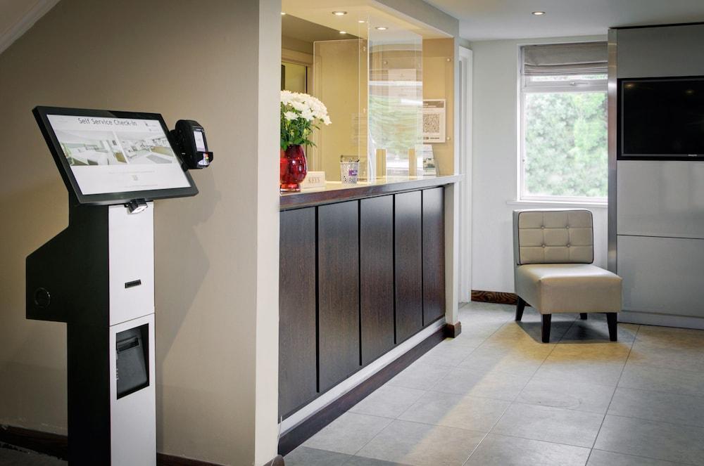 Premier Inn Huddersfield West Εξωτερικό φωτογραφία