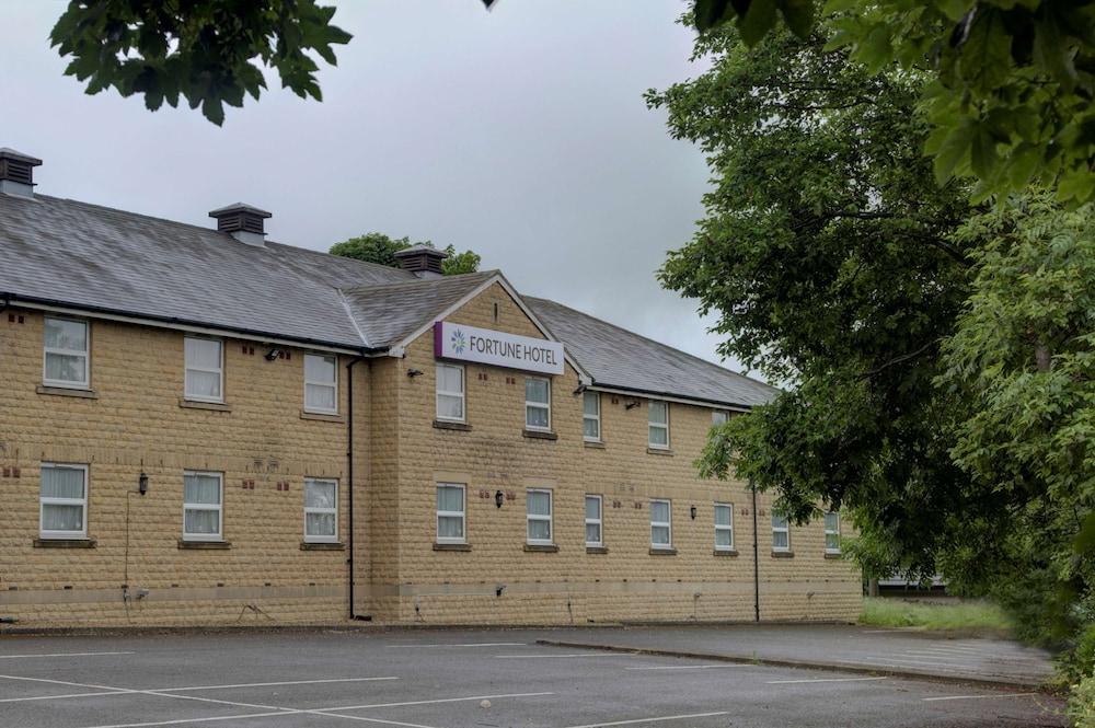 Premier Inn Huddersfield West Εξωτερικό φωτογραφία